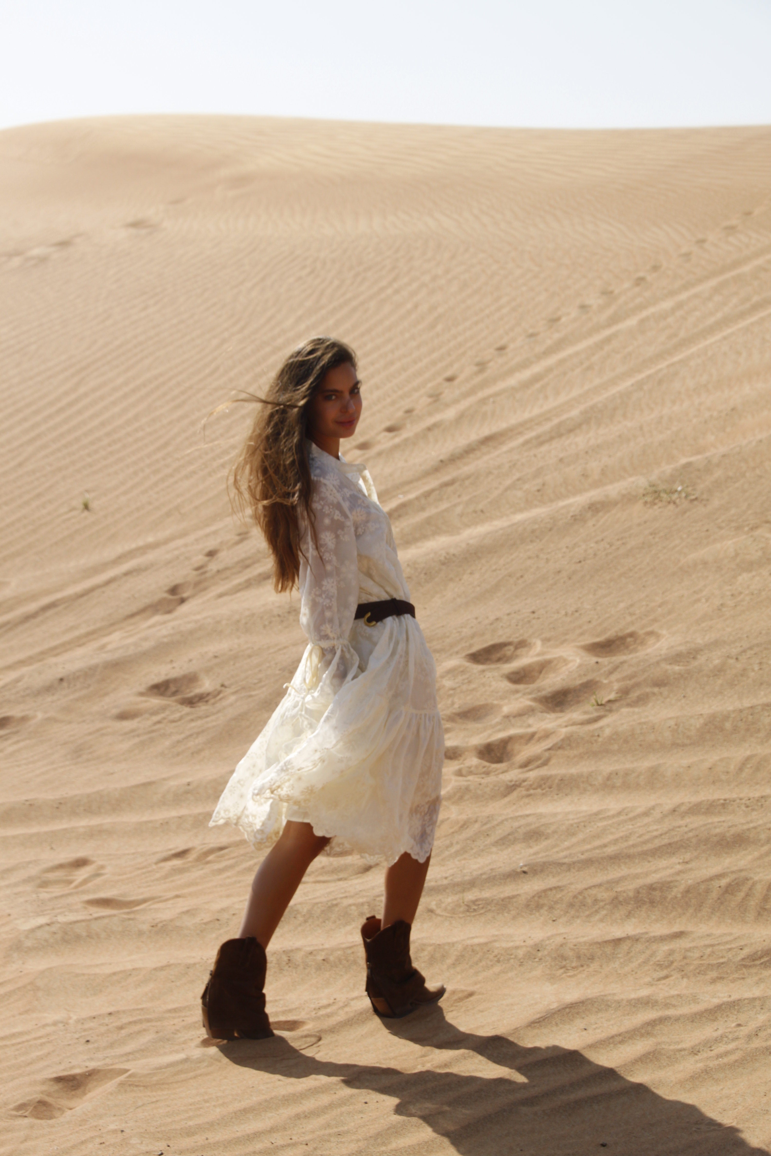 AlannaLL Midi Kleid - Creme