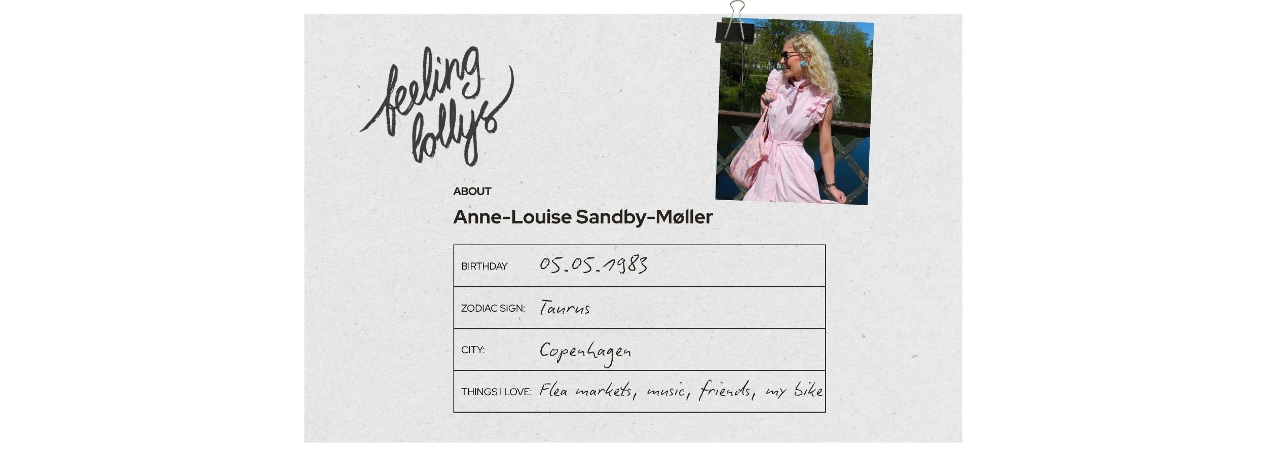 Informationen über Anne Louise und ein Bild von ihr in einem rosafarbenen Kleid