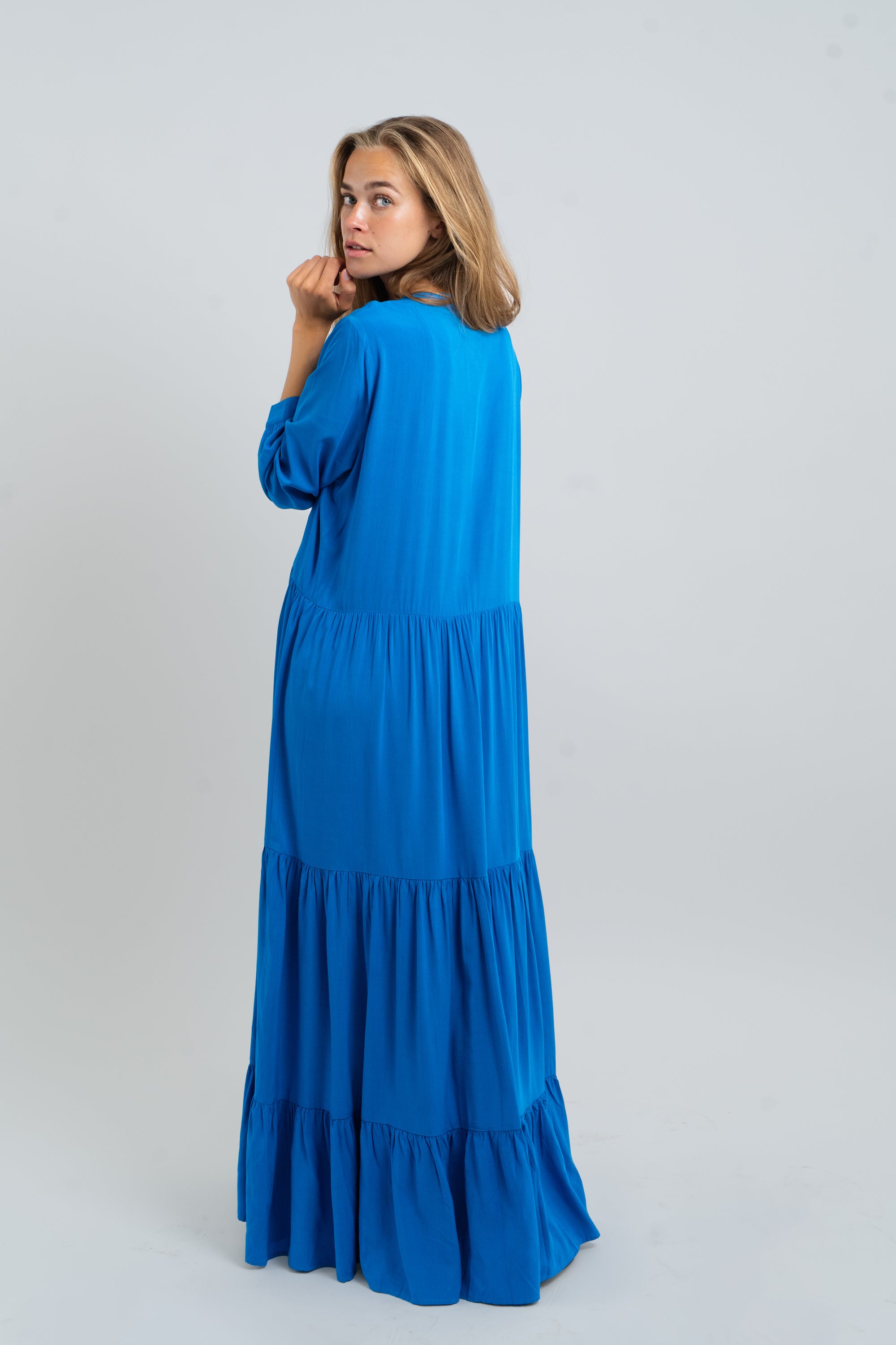 Lollys Laundry NeeLL Maxi Dress LS Dress 20 Blue